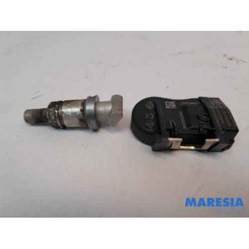 Renault - Scenic - Tyre pressure sensor