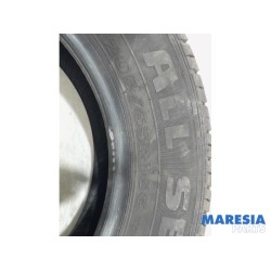 Renault - Trafic - Tyre