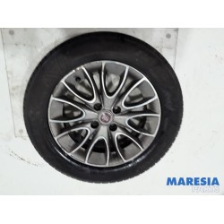 Fiat - Punto - Sportvelgenset + banden