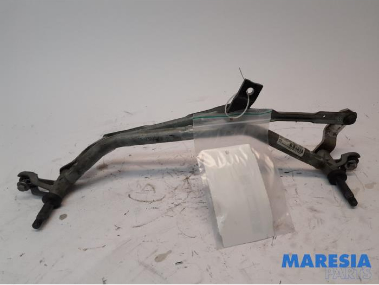 Peugeot - 208 - Wiper mechanism