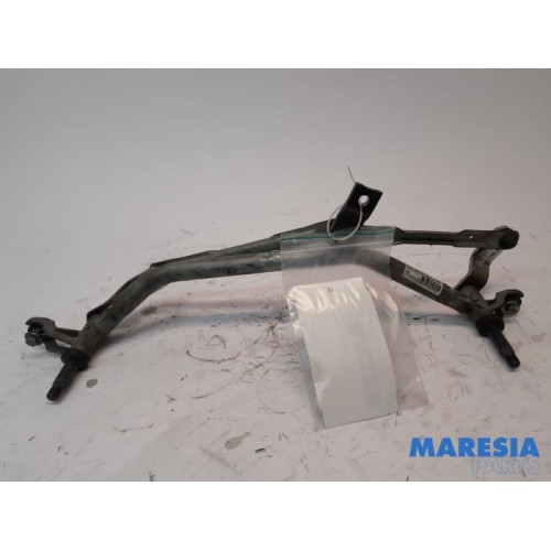Peugeot - 208 - Wiper mechanism