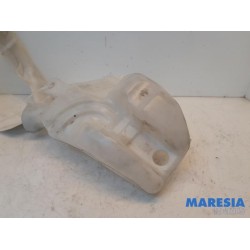 Peugeot - 208 - Front windscreen washer reservoir