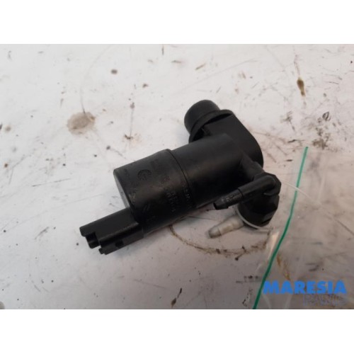 Peugeot - 208 - Scheibensprüherpumpe vorne