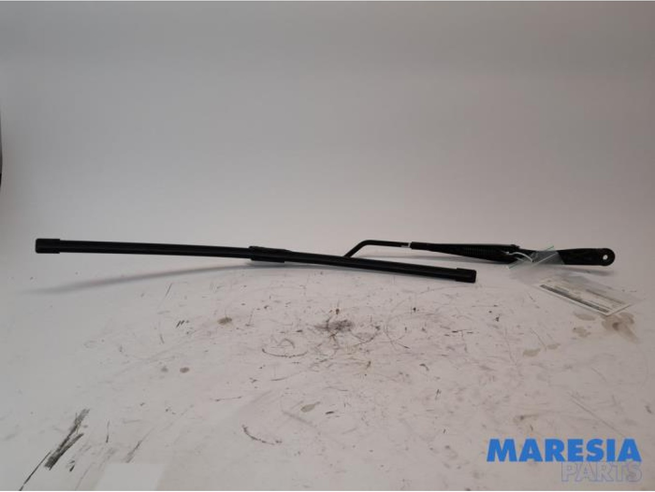 Fiat - Punto - Front wiper arm