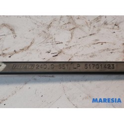 Fiat - Punto - Front wiper arm