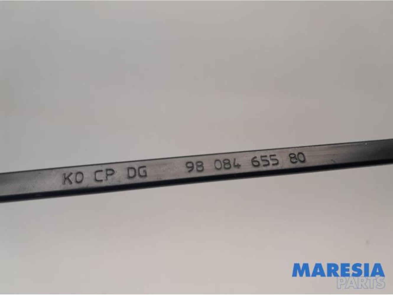 Peugeot - Expert - Front wiper arm