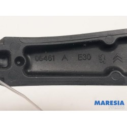 Peugeot - Expert - Front wiper arm