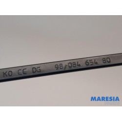 Peugeot - Expert - Front wiper arm