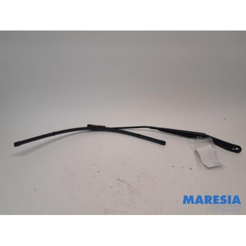 Peugeot - Expert - Front wiper arm
