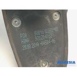 Peugeot - 208 - Antenne