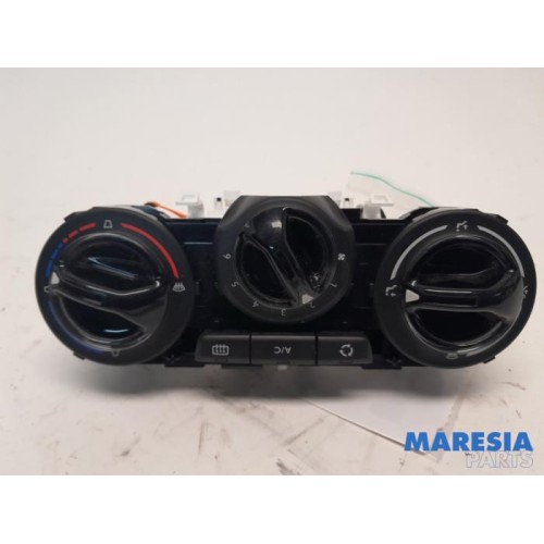 Peugeot - 208 - Panneau de commandes chauffage