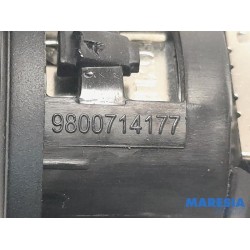 Peugeot - 208 - AUX / USB connection