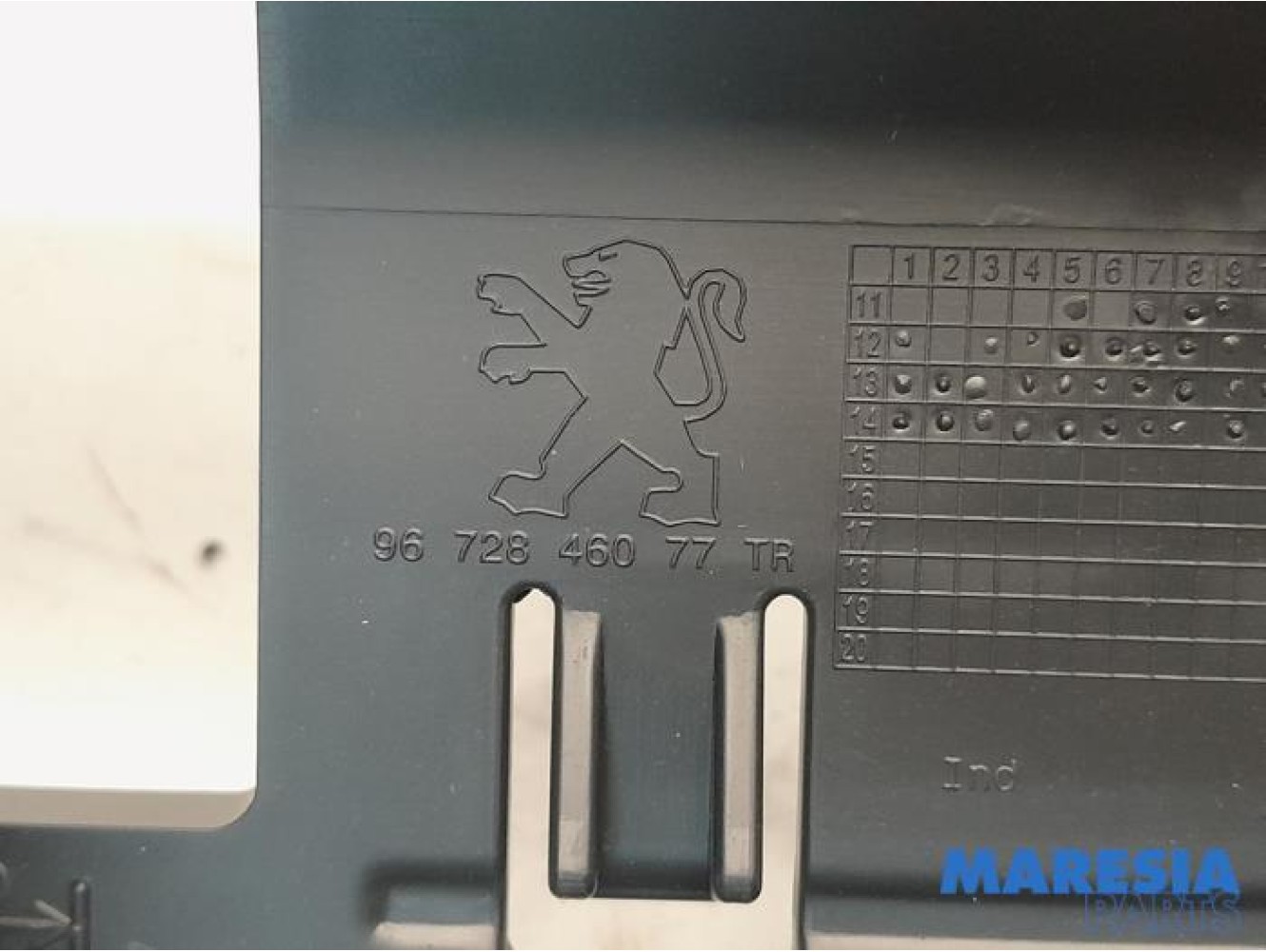 Peugeot - 208 - Multi-media control unit