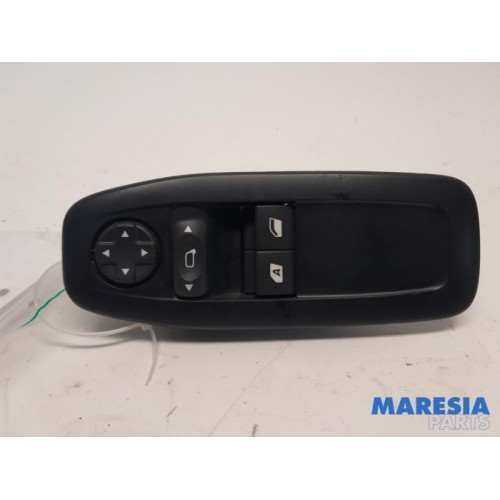 Peugeot - 208 - Multi-functional window switch