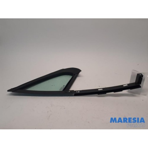Peugeot - 208 - Quarter light, front left