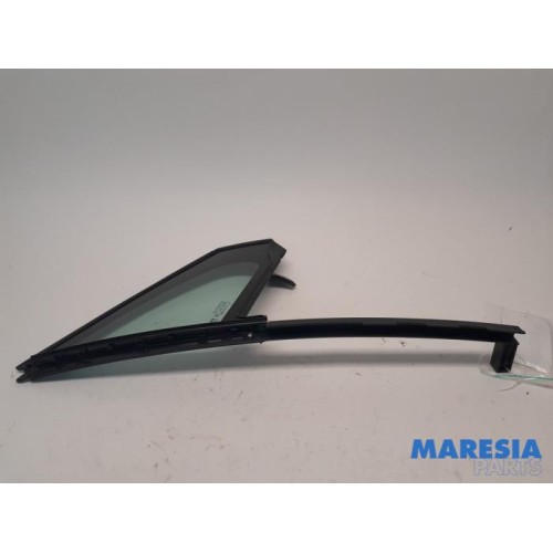 Peugeot - 208 - Quarter light, front right