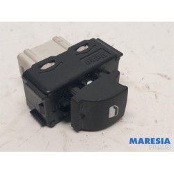 Peugeot - 208 - Electric window switch