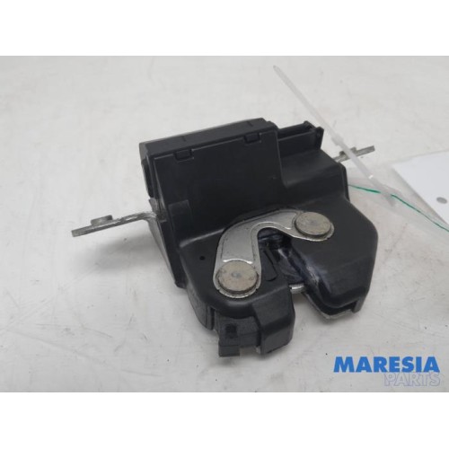 Fiat - Punto - Tailgate lock mechanism