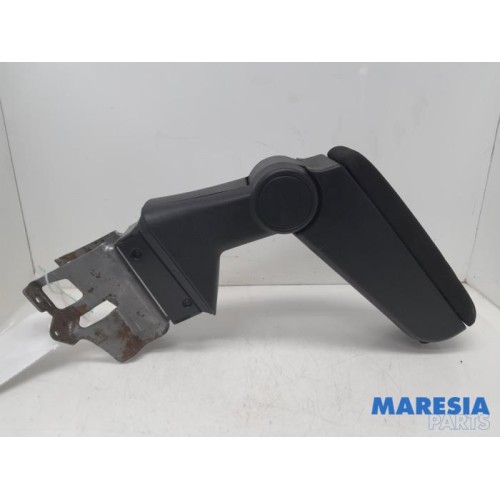 Fiat - Punto - Armrest