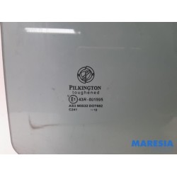 Lancia - Y(Psilon) - Portierruit 4Deurs links-achter