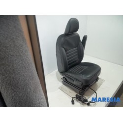 Renault - Trafic - Seat, right