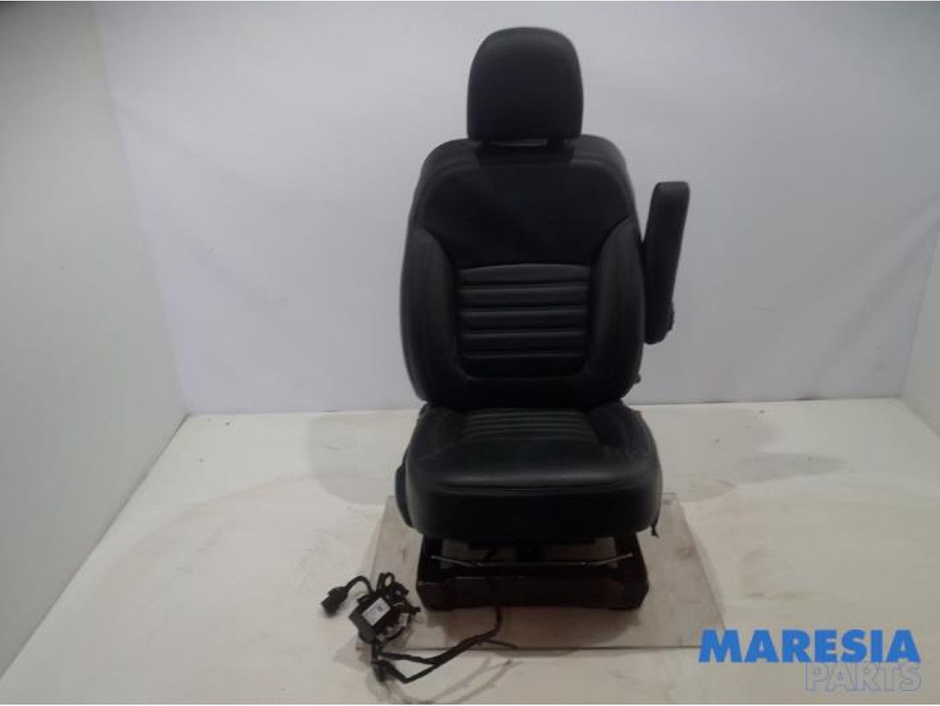 Renault - Trafic - Seat, right