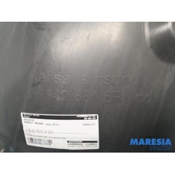 Renault - Megane - Wheel arch liner