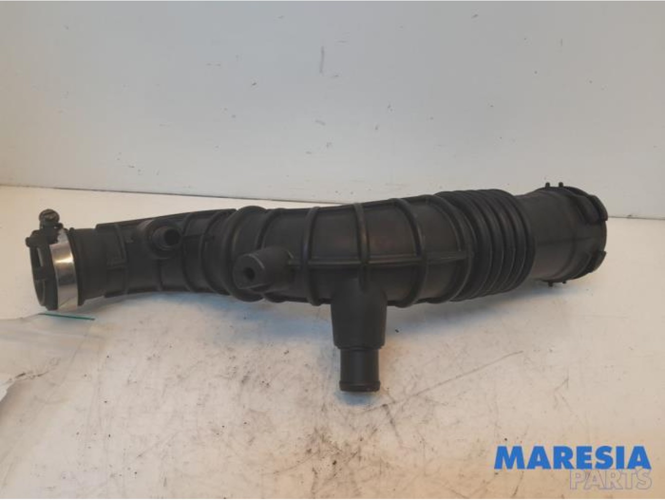 Renault - Megane - Air intake hose