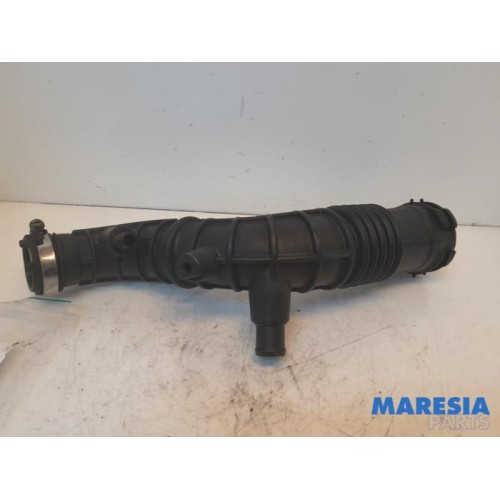 Renault - Megane - Air intake hose