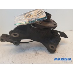 Renault - Megane - Fusee links-voor