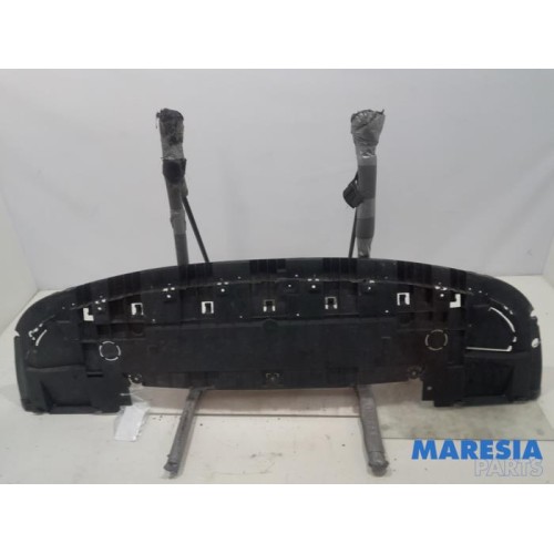 Renault - Trafic - Bumper onderplaat