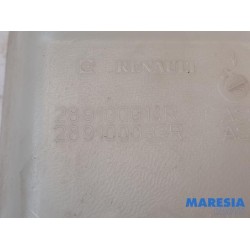 Renault - Megane - Front windscreen washer reservoir