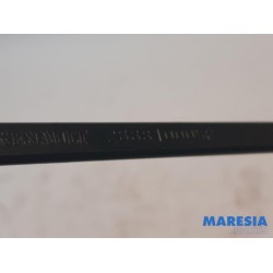 Renault - Megane - Front wiper arm