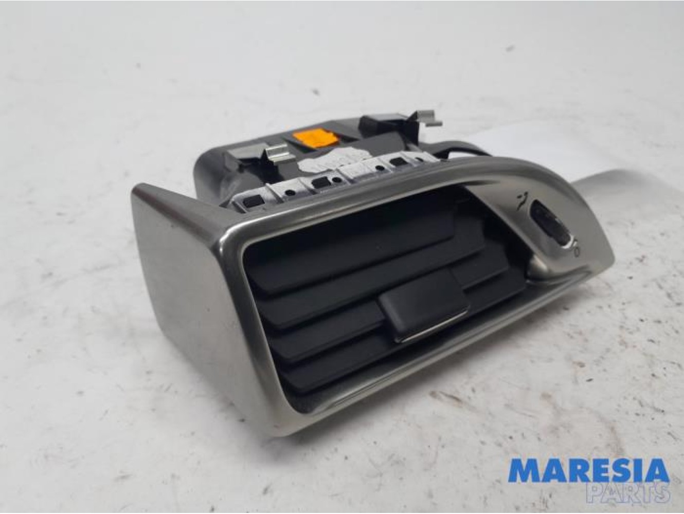 Lancia - Y(Psilon) - Dashboard vent