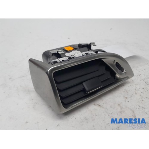 Lancia - Y(Psilon) - Luchtrooster Dashboard