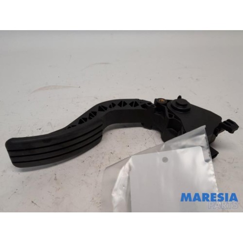 Renault - Trafic - Gaspedaalpositie Sensor