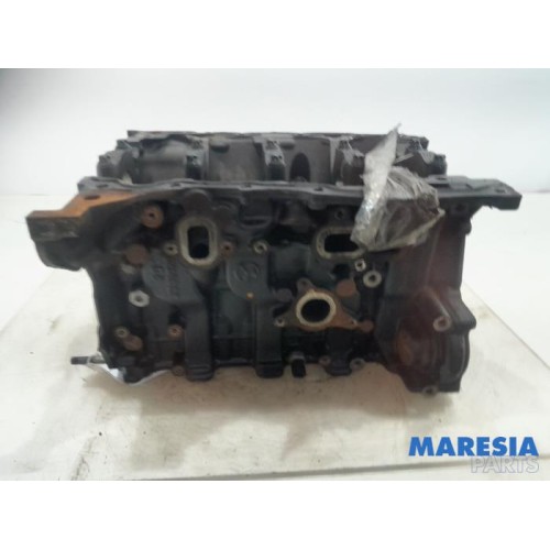 Opel - Vivaro - Engine crankcase