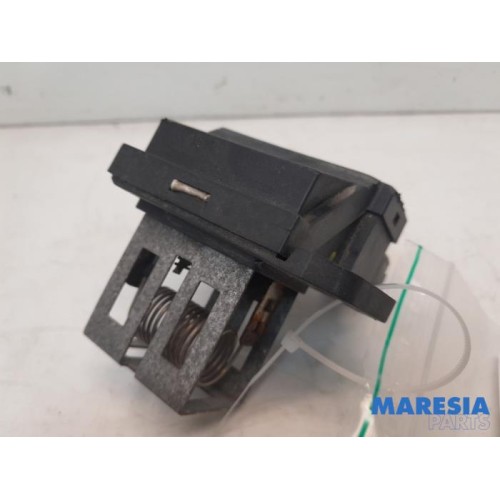 Peugeot - 208 - Cooling fan resistor
