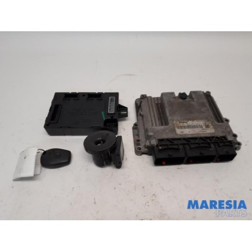 Renault - Trafic - Engine management computer