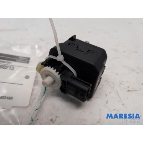 Renault - Trafic - Headlight motor