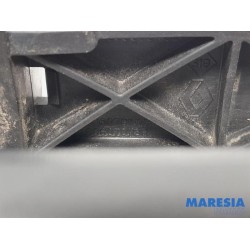 Renault - Trafic - Minibus/van rear door handle