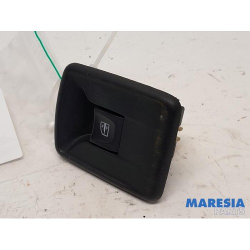 Renault - Trafic - Electric window switch