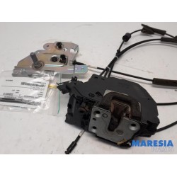 Renault - Trafic - Sliding door lock mechanism, right