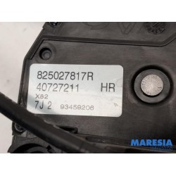 Renault - Trafic - Sliding door lock mechanism, right