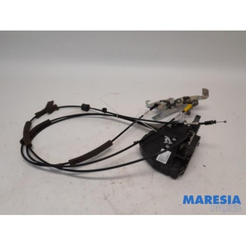 Renault - Trafic - Sliding door lock mechanism, right
