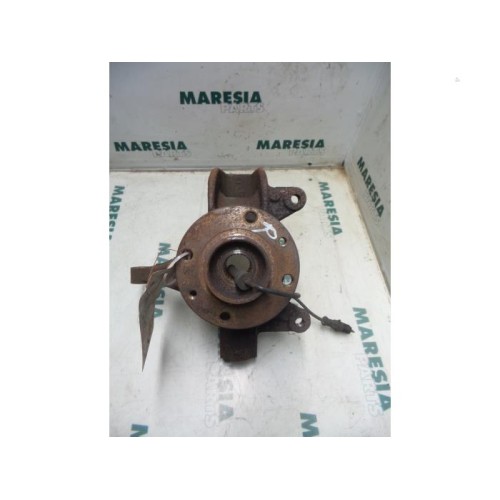 Renault - Megane - Knuckle, front right
