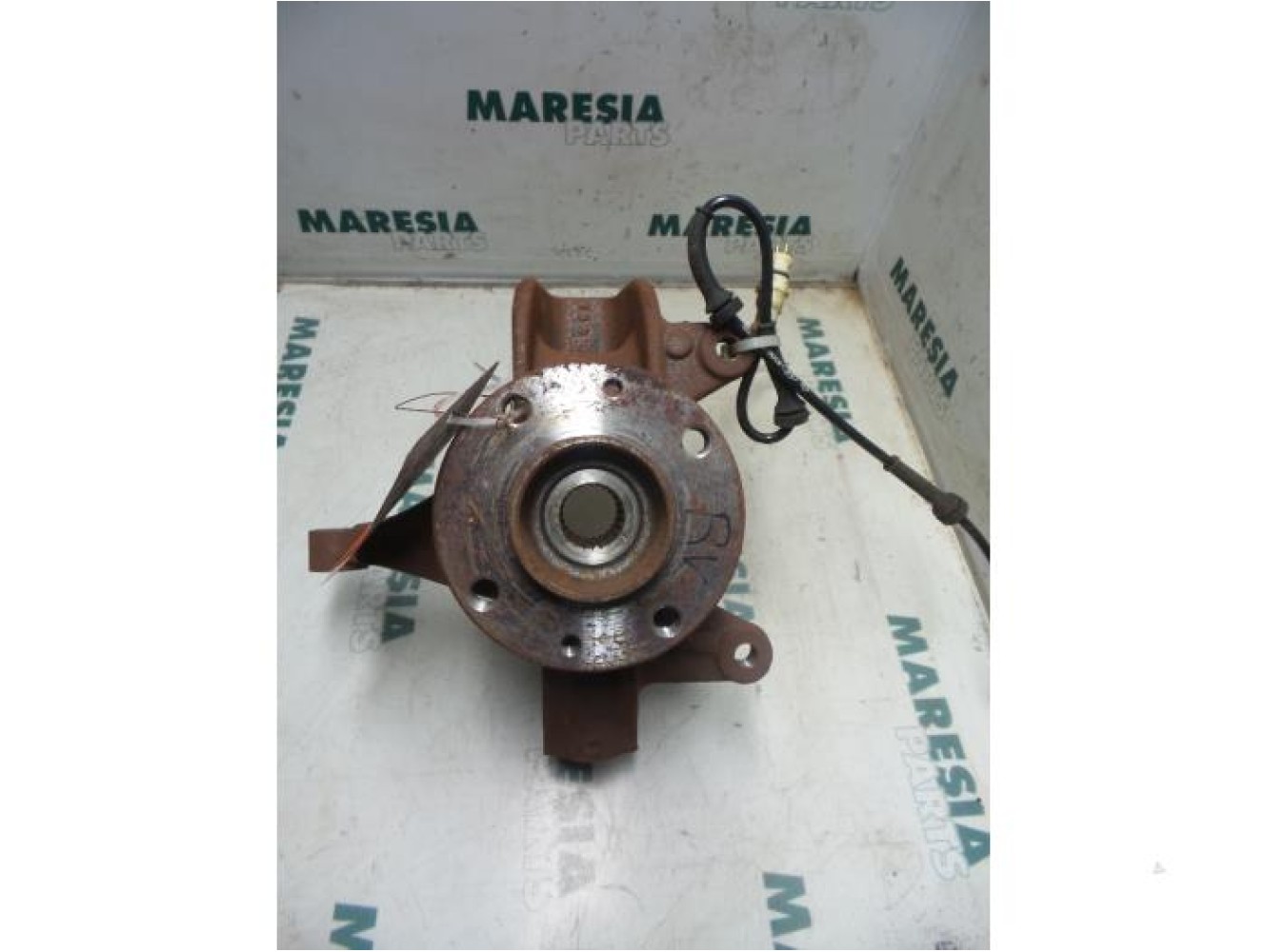 Renault - Megane - Knuckle, front right