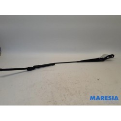 Renault - Trafic - Front wiper arm
