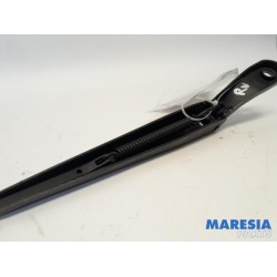 Renault - Trafic - Front wiper arm
