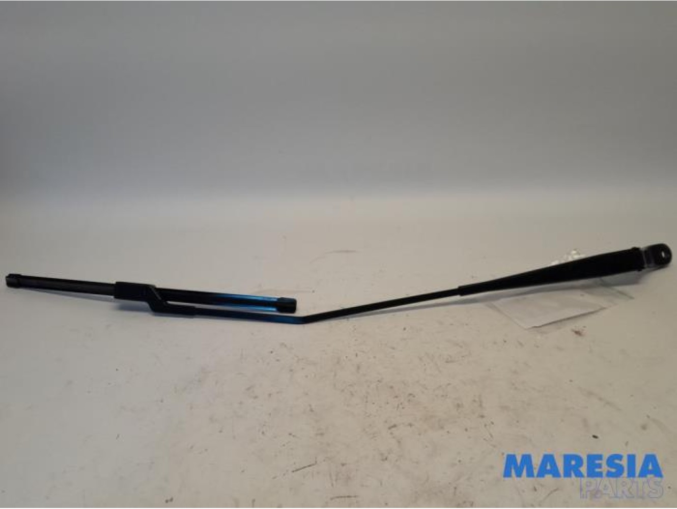 Renault - Trafic - Front wiper arm